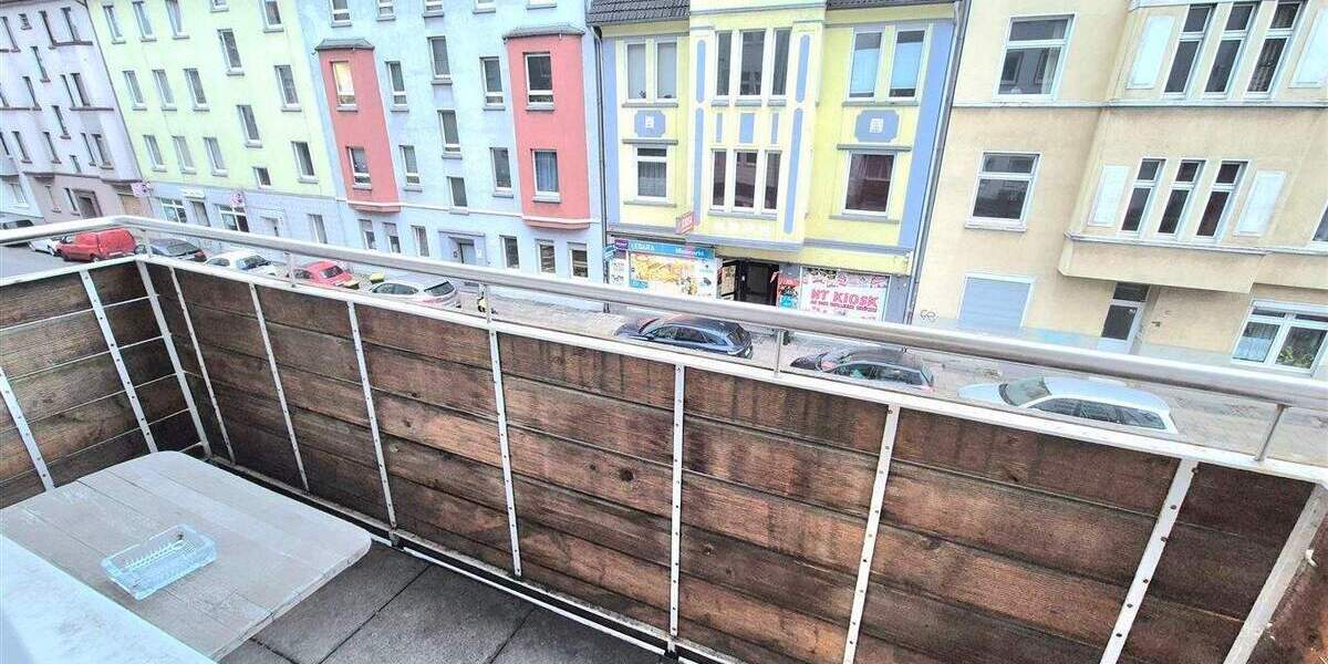 Attraktives Investorenobjekt: Wohn- und Geschäftshaus mit 15 Einheiten, Büro & Restaurant 4 zimmer