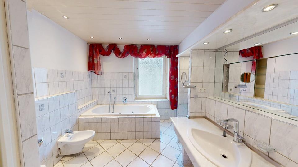 Erdgeschoßwohnung Wuppertal Gemarkung Langerfeld - 5.5 Zimmer, 125 m&sup2;, 874&euro; | Angebot:25751939