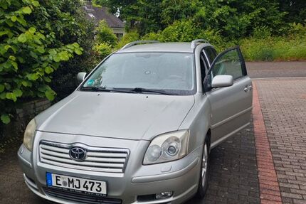 Toyota Avensis 224.728 km 2.300 &euro; Essen 45277