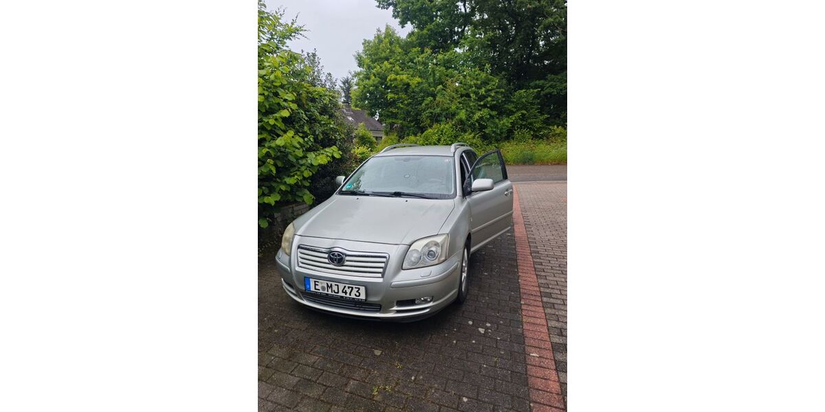 Toyota Avensis 224.728 km 2.300 &euro; Essen 45277