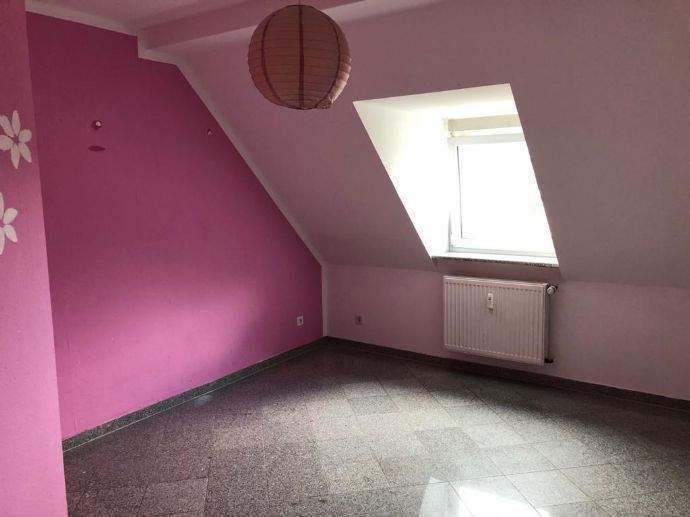 Gut geschnittene Maisonette-Wohnung! XL-Wohnung in GE-Horst im DG sucht Mieter - 4,5 Zi. 85m² im 3.OG 4 zimmer