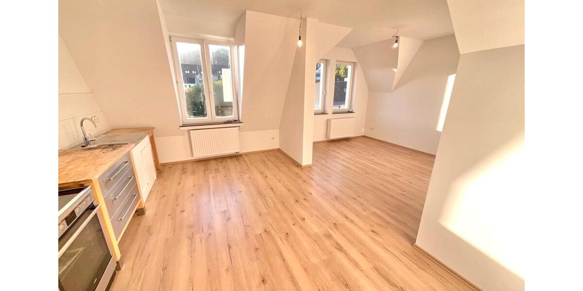 Wunderschöne 4 Zimmerwohnung mit Balkon, erster Monat mietfrei 4 zimmer