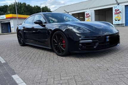 Porsche Panamera 86.500 km 77.500 € Duisburg 47053