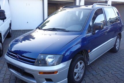Mitsubishi Space Runner 196.000 km 1.950 € Mülheim 45481