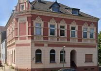 Großes Mehrfamilienhaus mit schöner Jugenstilfassade mitPotenzial