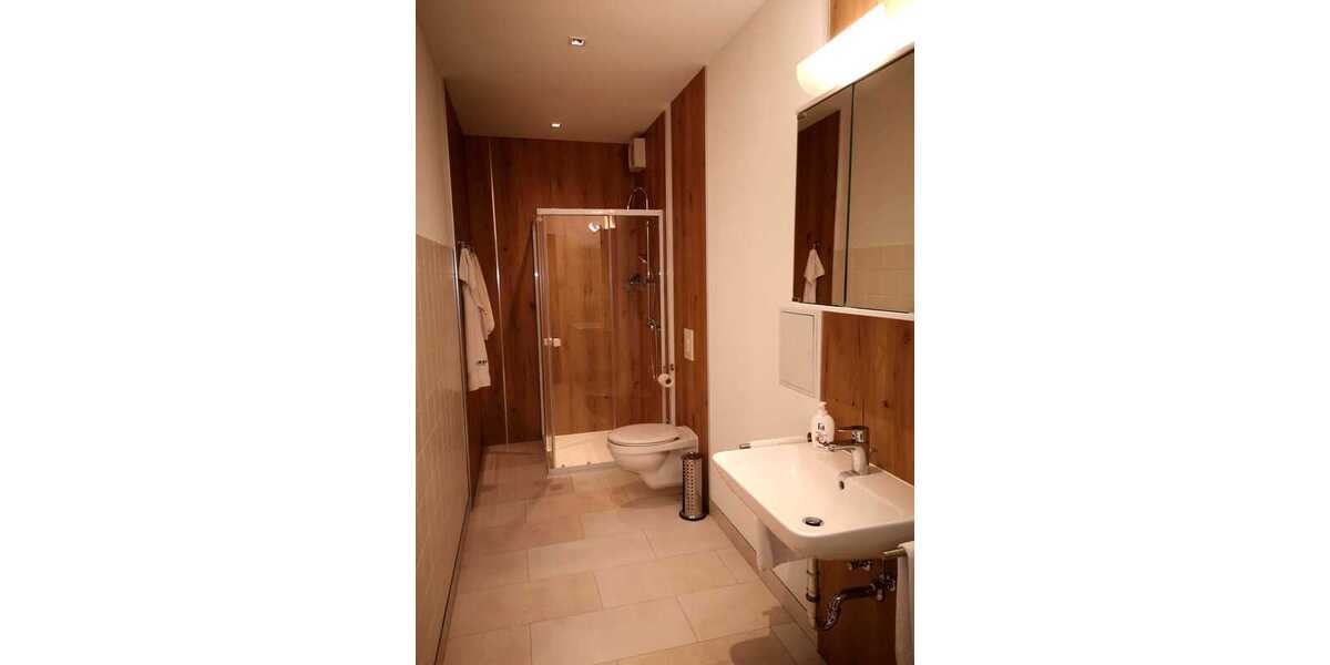 Helles WG-Zimmer für Studentin / weibl. Azubi in Schwelm 3 zimmer