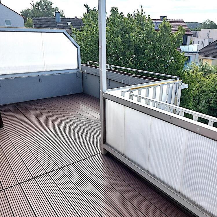 EXKL. Moderne, 4 Z., ETW, 150 qm Wfl., in RUHIHER LAGE (Erbpacht)