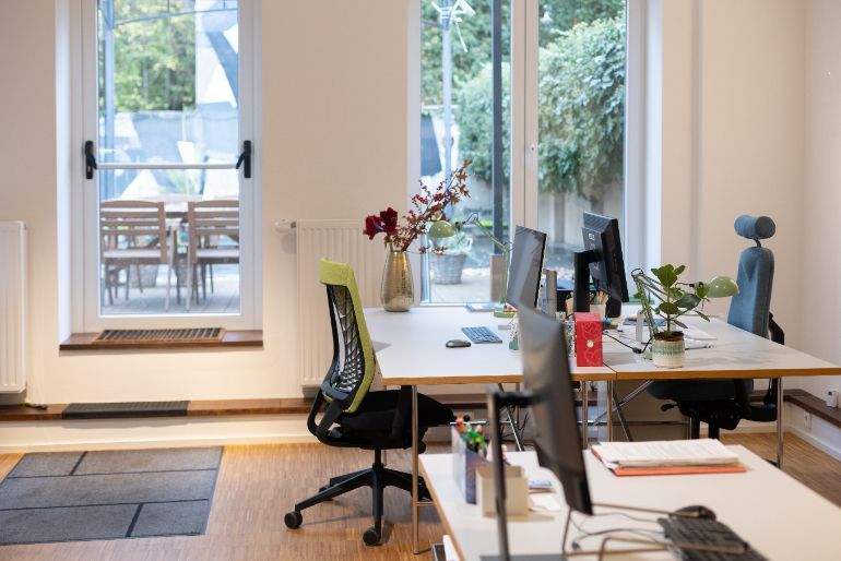 FLEX PREMIUM: 247 CoWorking im Mathildenhof mit Kaffee-Flat & Meetingräumen zimmer