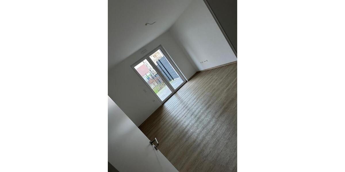 Erdgeschoßwohnung Essen Stadtbezirk VI - 3 Zimmer, 97 m&sup2;, 1.527&euro; | Angebot:25404168