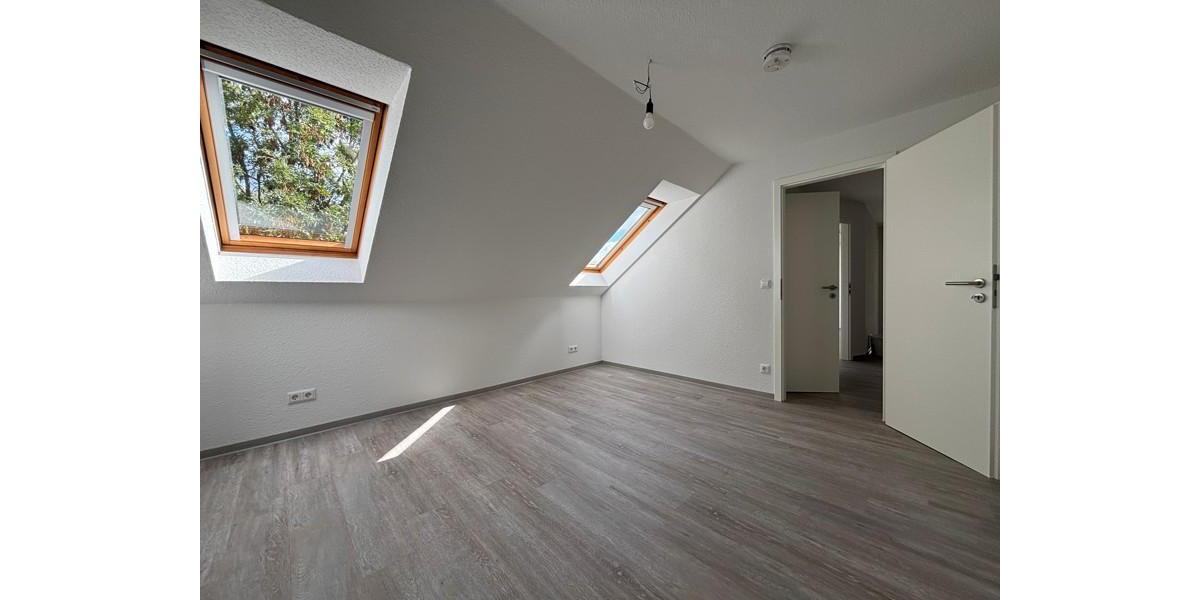 Dachgeschoßwohnung Dortmund Mengede - 2.5 Zimmer, 66 m&sup2;, 752&euro; | Angebot:26359201