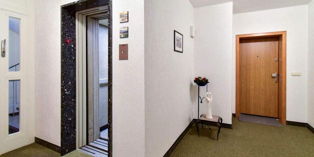 Leben und Leben lassen! Schöne, ruhige Wohnung mit Balkon und TG-Stellplatz 4 zimmer