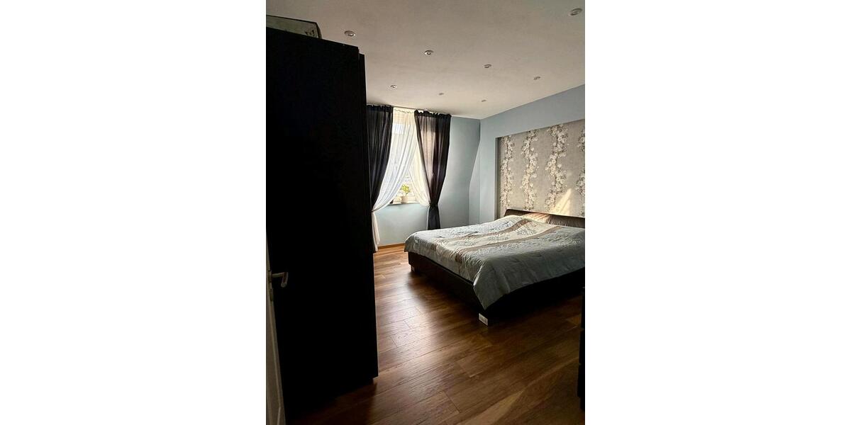 Dachgeschoßwohnung Wuppertal Sedansberg - 4 Zimmer, 100 m&sup2;, 850&euro; | Angebot:25370624