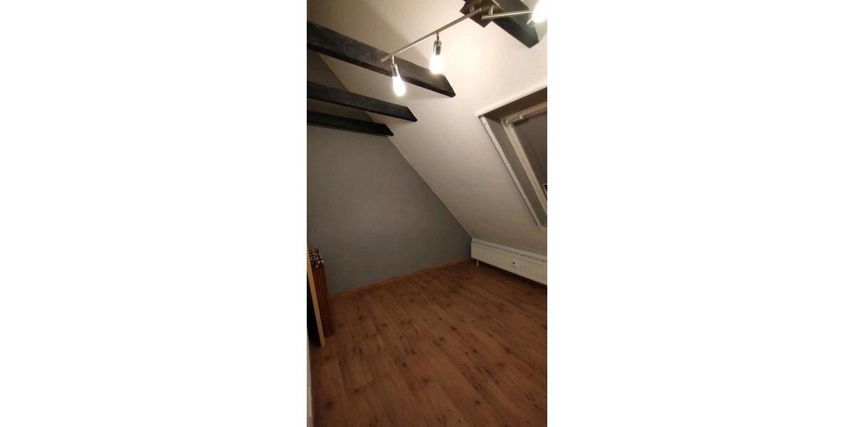 Dachgeschoßwohnung Oberhausen Osterfeld - 3.5 Zimmer, 75 m&sup2;, 160.000&euro; | Angebot:26789604