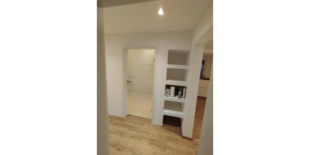 Wohnung *** Erstbezug nach vollständiger Sanierung ** 3 zimmer