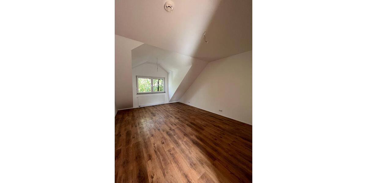 Dachgeschoßwohnung Witten Annen - 2 Zimmer, 67 m&sup2;, 668&euro; | Angebot:23766610