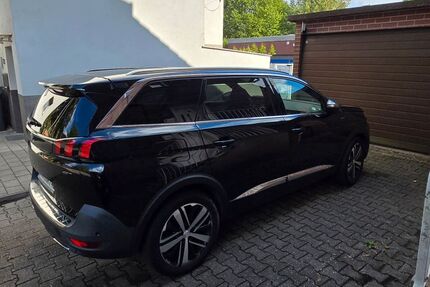 Peugeot 5008 140.000 km 21.200 € Herne 44625