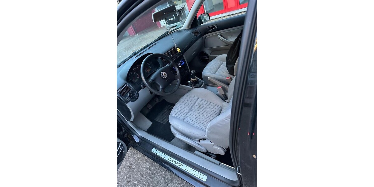 VW Golf 135.000 km 1.200 &euro; Essen 45121