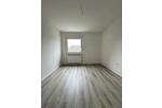 Frisch renovierte 2-Zi.-Whg. mit Tageslichtbad und Loggia