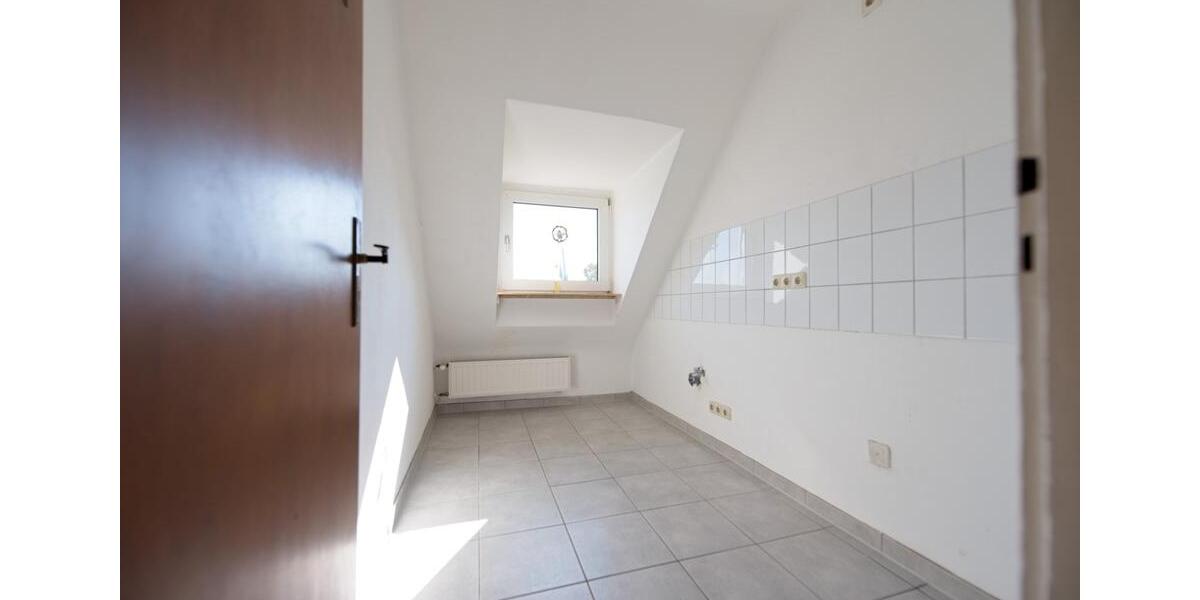 schöne 3 Zimmer DG Wohnung mit 50qm, renoviert 3 zimmer