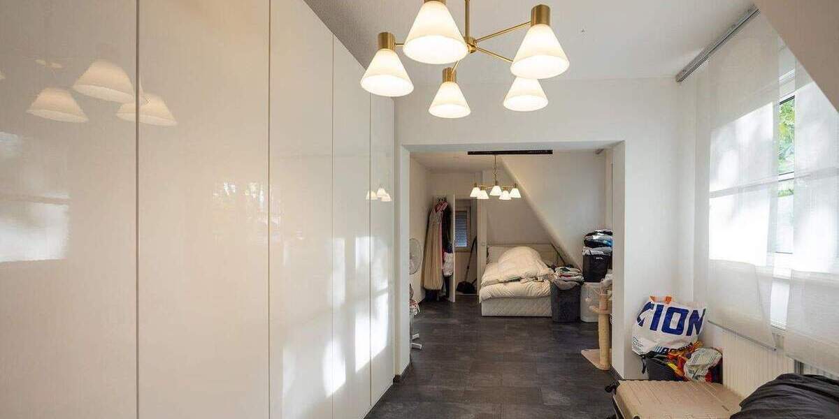 Wohnen in der Gartenstadt mit schönem Garten, Palmen, Garage 6 zimmer