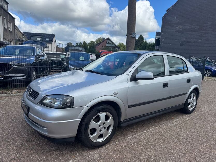 Opel Astra 109.785 km 2.490 € Datteln 45711