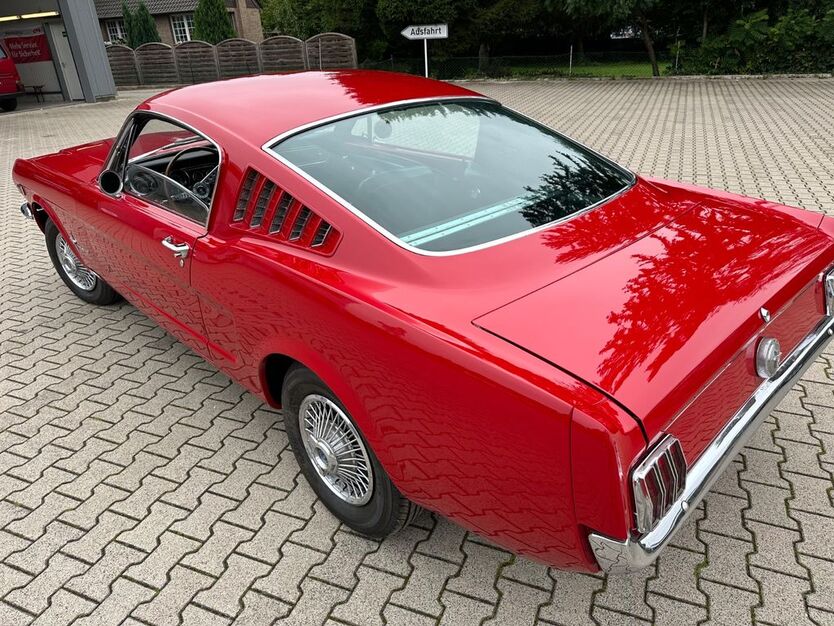 Ford Mustang 99.999 km 44.444 € Selm 59379