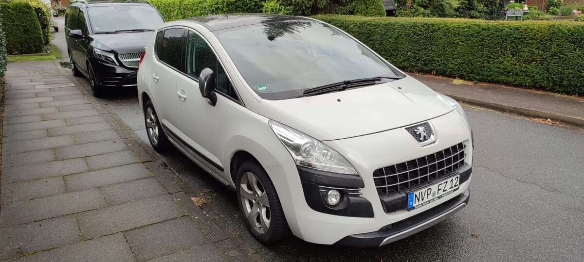 Peugeot 3008 183.751 km 2.999 € Velbert 42553