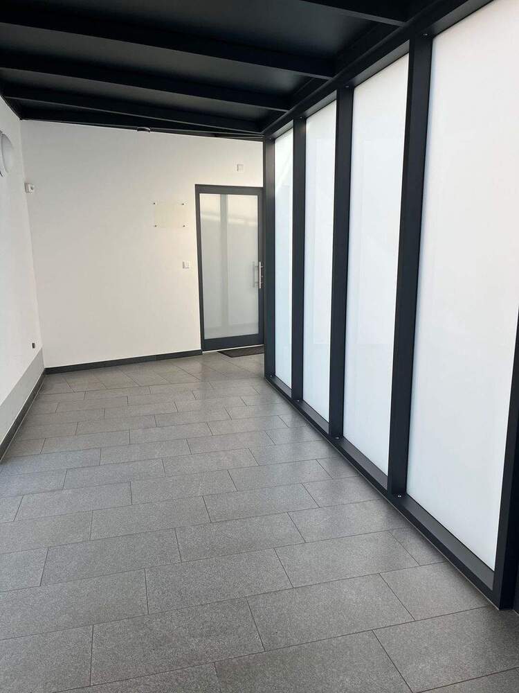 Attraktive GewerbeImmobilie zur Vermietung in Hagen - Moderne Bürofläche in Top-Lage mit Aufzug und Stellplatz!
