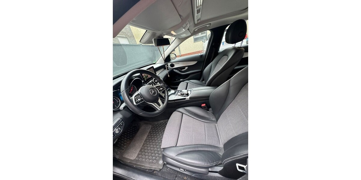 Mercedes-Benz C 180 74.000 km 25.900 &euro; Oberhausen 46045