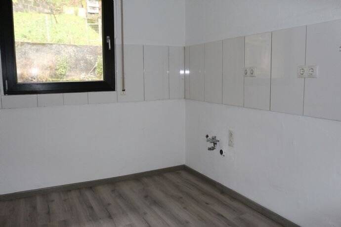Etagenwohnung Hagen Hohenlimburg - 5 Zimmer, 110 m&sup2;, 800&euro; | Angebot:25610477