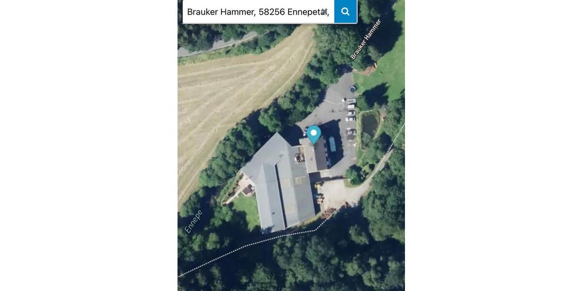 Halle mit 100 qm Wohnung zimmer