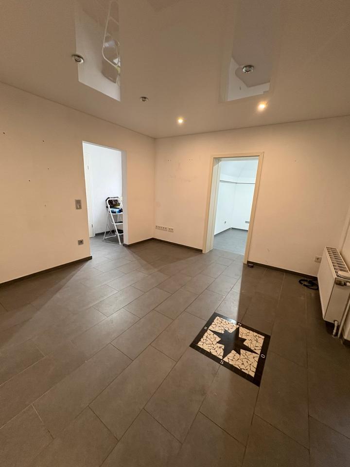 BüroStudioLokal ca.65qm,3,5Zi,Küche,2xWC C-R Bahnhofstr. zimmer