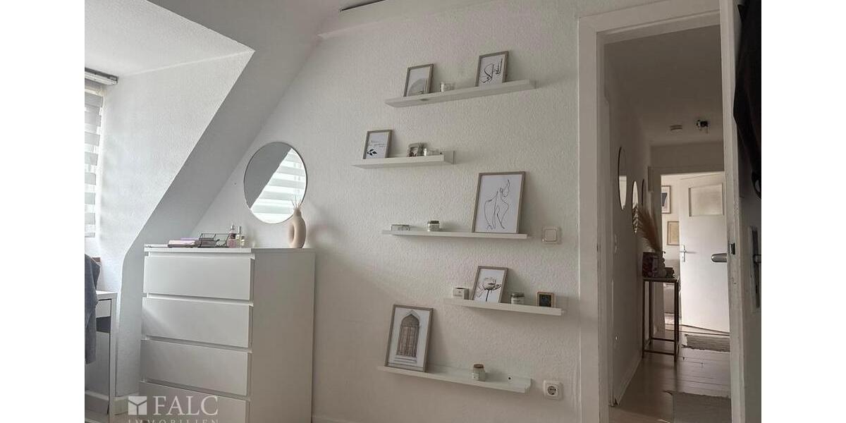 Dachgeschoßwohnung Essen Frillendorf - 2 Zimmer, 53 m&sup2;, 350&euro; | Angebot:25354456