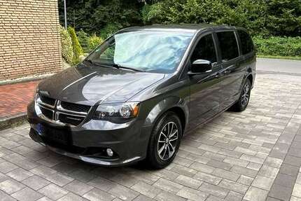 Dodge Grand Caravan 205.300 km 12.500 &euro; Gelsenkirchen 45892