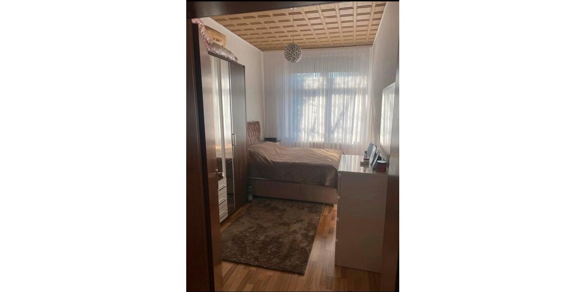 Charmante Altbauwohnung in guter Lage 4 zimmer