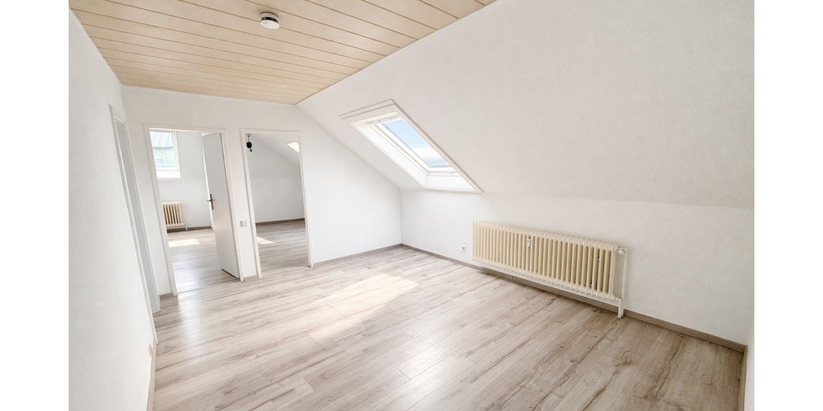 Etagenwohnung Wuppertal Langerfeld - 4 Zimmer, 134 m&sup2;, 999&euro; | Angebot:25643815