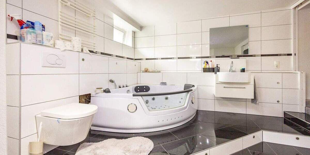 Wohnen in der Gartenstadt mit schönem Garten, Palmen, Garage 6 zimmer