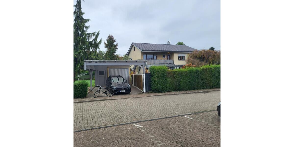 großzügige 4-Zimmer-Wohnung mit Garten und Garage 4 zimmer