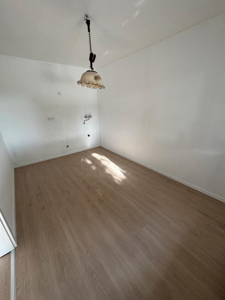 Modernisierte DHH in guter Lage und sofort bezugsfrei!!!