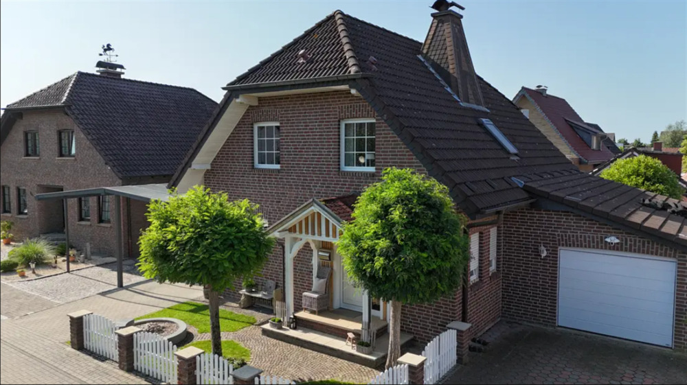 Stilvolles Einfamilienhaus mit Pool, Gartenidylle & hochwertiger Ausstattung 5 zimmer