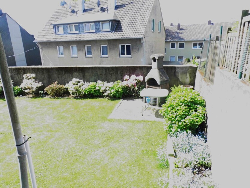 4 Fam.-Haus mit 2 Garagen in Remscheid - West 10 zimmer