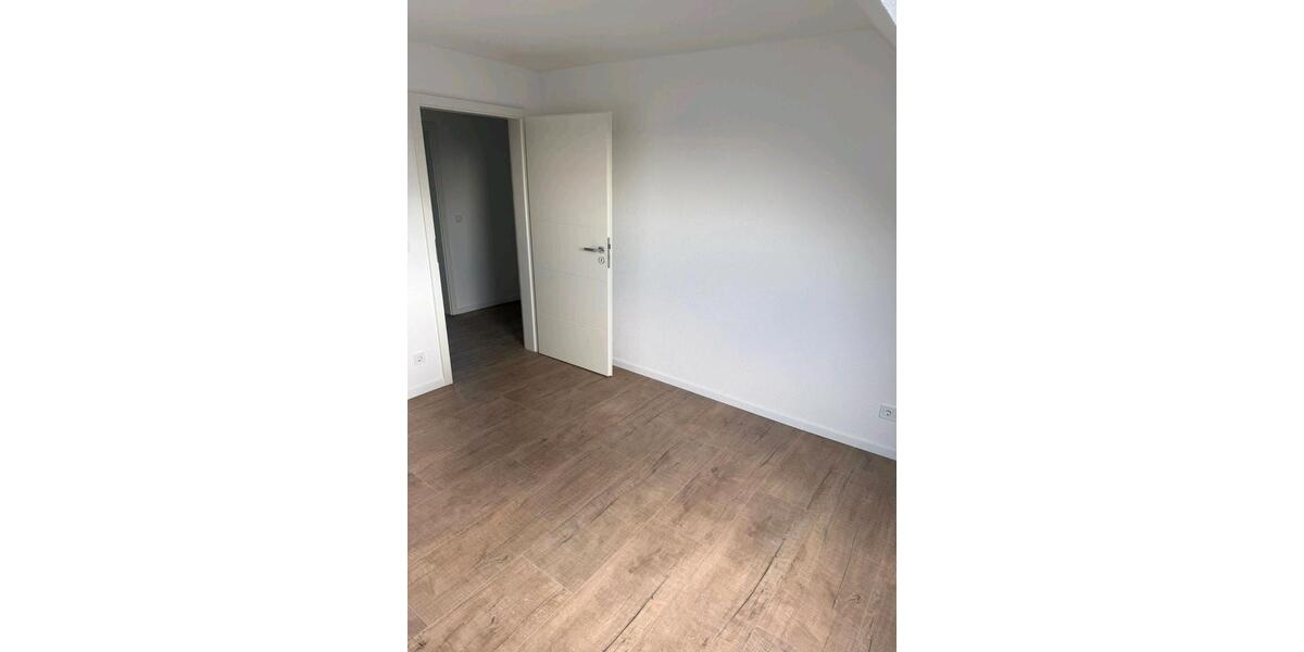 Dachgeschoßwohnung Hagen Hohenlimburg - 5 Zimmer, 85 m&sup2;, 750&euro; | Angebot:25087055