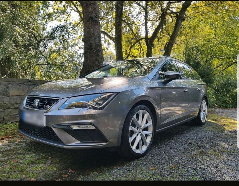 Seat Leon 72.000 km 17.499 € Wuppertal 42277