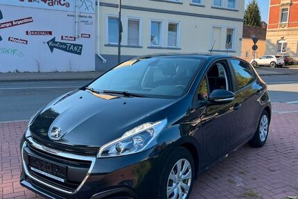 Peugeot 208 114.600 km 5.990 &euro; Recklinghausen 45657
