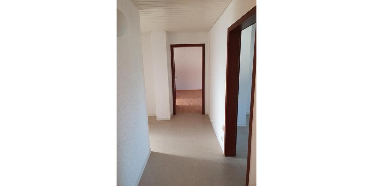 Dachgeschoßwohnung Essen Huttrop - 3 Zimmer, 76 m&sup2;, 119.000&euro; | Angebot:26819341
