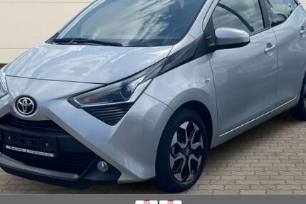 Toyota Aygo (X) 54.350 km 9.290 &euro; Dorsten 46286