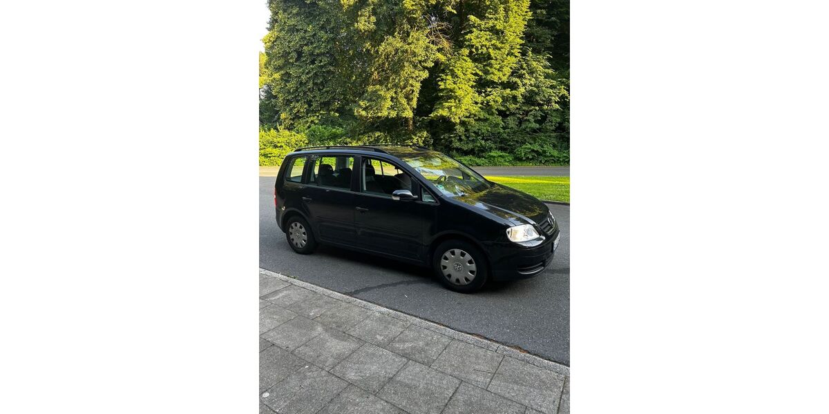 VW Touran 110.500 km 3.700 &euro; Essen 45239