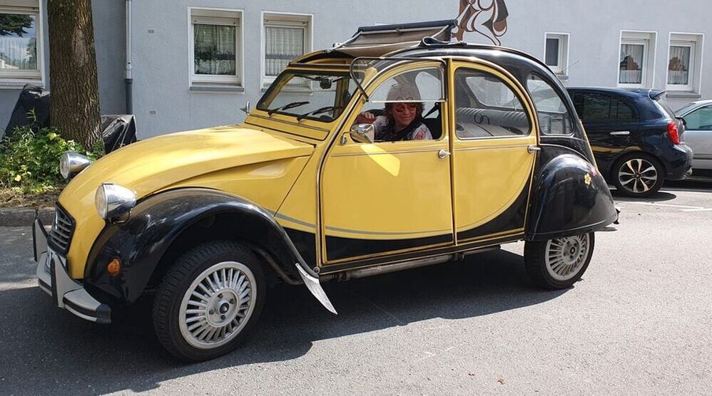2 CV