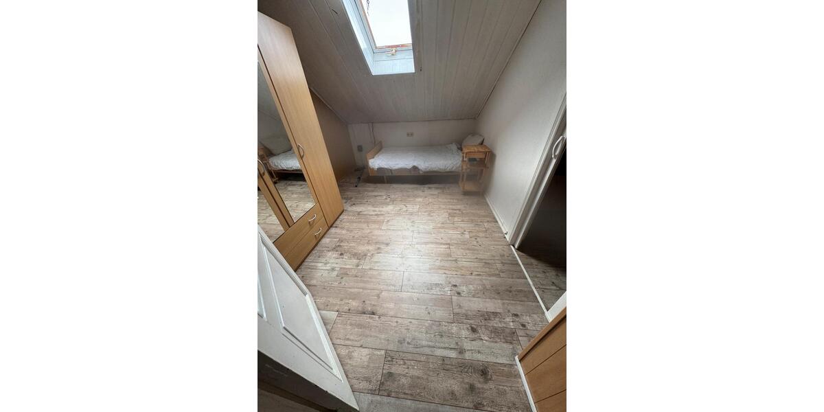 Etagenwohnung Oberhausen Biefang - 4 Zimmer, 100 m&sup2;, 1.000&euro; | Angebot:25960170