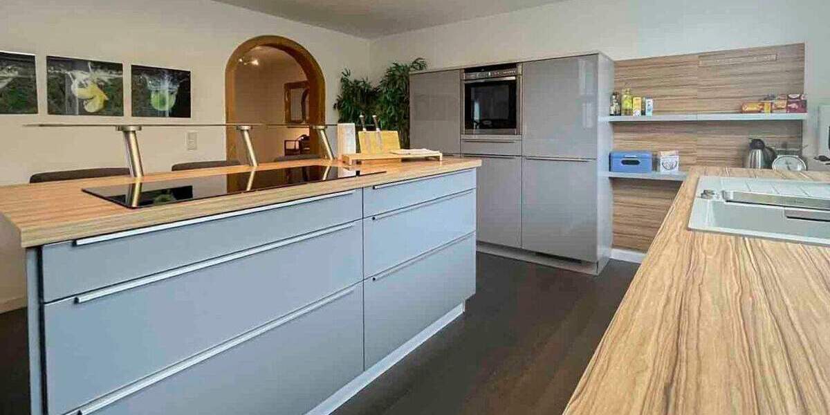 Exklusives Penthouse mit Galerie, Kamin, Garage und eigenem Aufzug in Essen-Rüttenscheid 3 zimmer